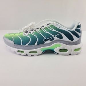 nike air max plus mint green